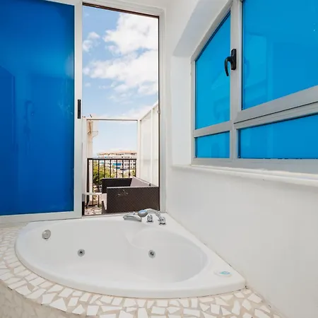 Exclusive Penthouse, With Sea And Marina Views And Private Parking, In The Heart Of Puerto Banus Daire *