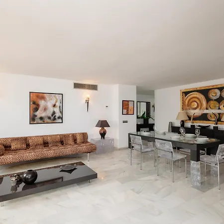 Exclusive Penthouse, With Sea And Marina Views And Private Parking, In The Heart Of Puerto Banus