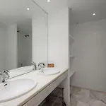 Exclusive Penthouse, With Sea And Marina Views And Private Parking, In The Heart Of Puerto Banus Apartman