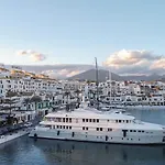 Exclusive Penthouse, With Sea And Marina Views And Private Parking, In The Heart Of Puerto Banus Apartman