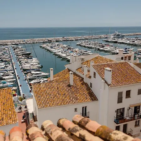 Apartment Exclusive Penthouse, With Sea And Marina Views And Private Parking, In The Heart Of Puerto Banus Marbella