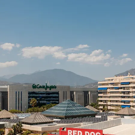 Apartment Exclusive Penthouse, With Sea And Marina Views And Private Parking, In The Heart Of Puerto Banus