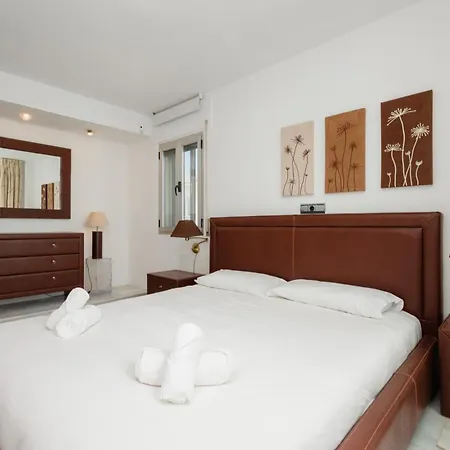 Exclusive Penthouse, With Sea And Marina Views And Private Parking, In The Heart Of Puerto Banus *