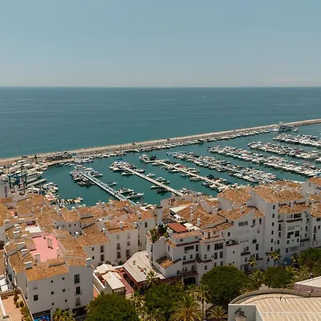 Exclusive Penthouse, With Sea And Marina Views And Private Parking, In The Heart Of Puerto Banus アパート