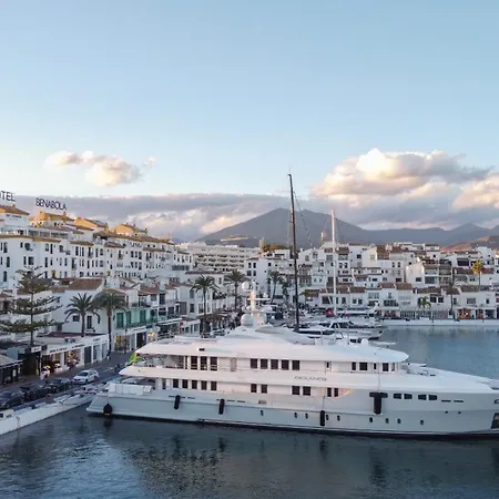 Exclusive Penthouse, With Sea And Marina Views And Private Parking, In The Heart Of Puerto Banus アパート