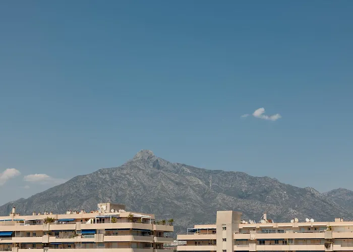 Exclusive Penthouse, With Sea And Marina Views And Private Parking, In The Heart Of Puerto Banus شقة