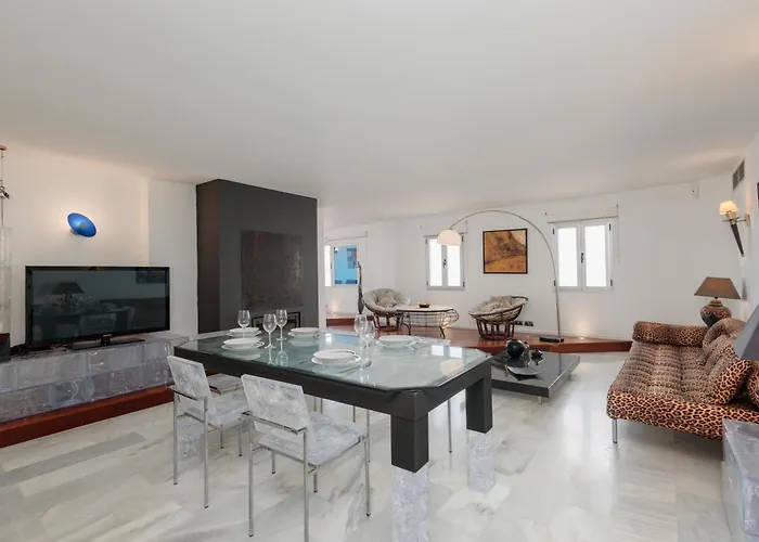Apartman Exclusive Penthouse, With Sea And Marina Views And Private Parking, In The Heart Of Puerto Banus *