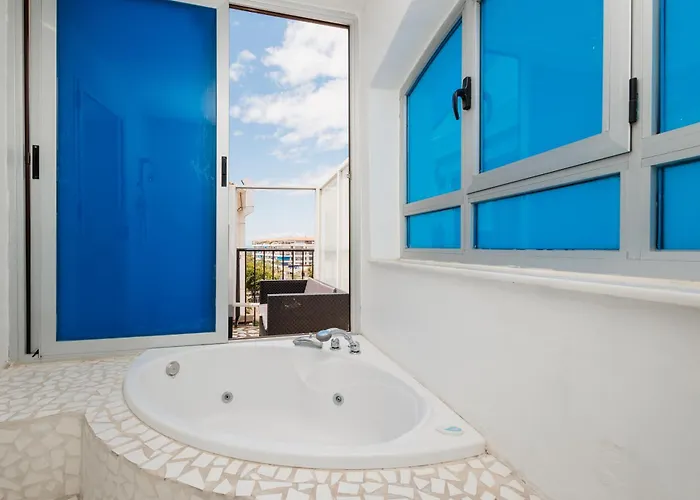 Exclusive Penthouse, With Sea And Marina Views And Private Parking, In The Heart Of Puerto Banus Apartment *