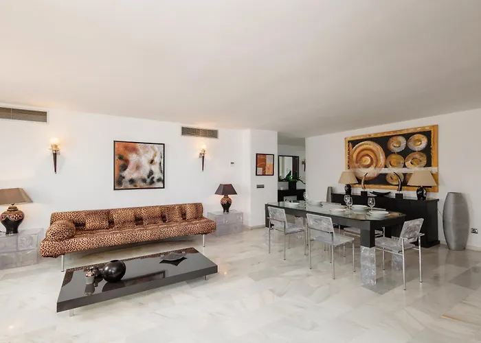 Exclusive Penthouse, With Sea And Marina Views And Private Parking, In The Heart Of Puerto Banus