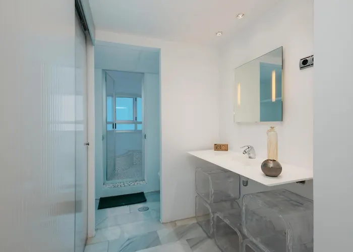 شقة Exclusive Penthouse, With Sea And Marina Views And Private Parking, In The Heart Of Puerto Banus