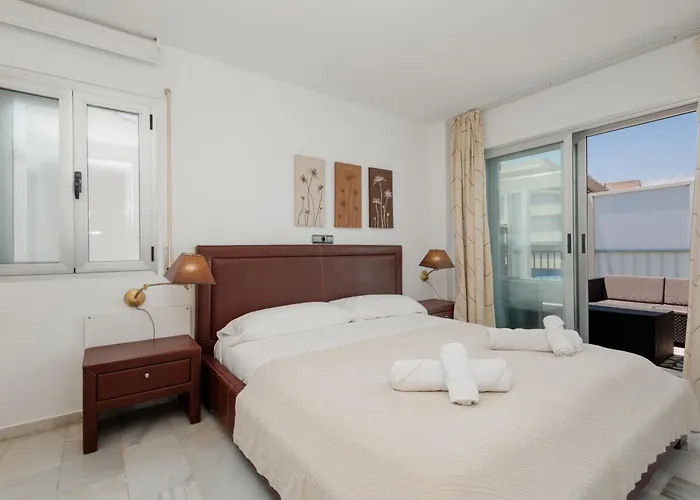 Exclusive Penthouse, With Sea And Marina Views And Private Parking, In The Heart Of Puerto Banus Apartman
