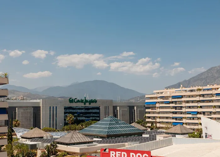 Apartment Exclusive Penthouse, With Sea And Marina Views And Private Parking, In The Heart Of Puerto Banus