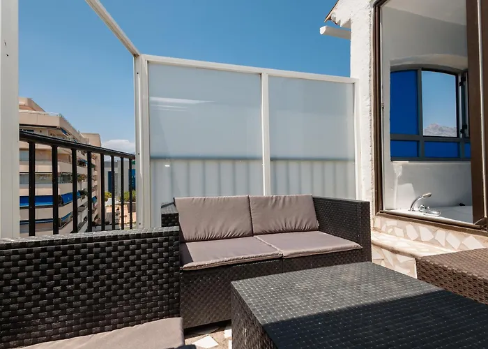 Exclusive Penthouse, With Sea And Marina Views And Private Parking, In The Heart Of Puerto Banus Apartman Marbella