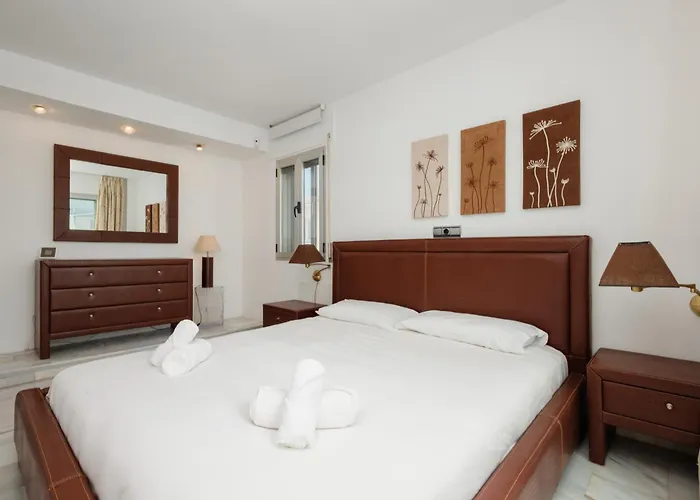 Exclusive Penthouse, With Sea And Marina Views And Private Parking, In The Heart Of Puerto Banus *