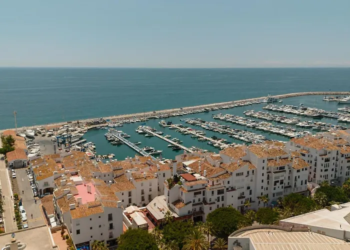 Exclusive Penthouse, With Sea And Marina Views And Private Parking, In The Heart Of Puerto Banus Apartment
