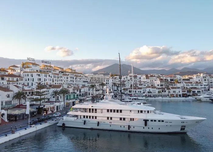 Exclusive Penthouse, With Sea And Marina Views And Private Parking, In The Heart Of Puerto Banus Apartman