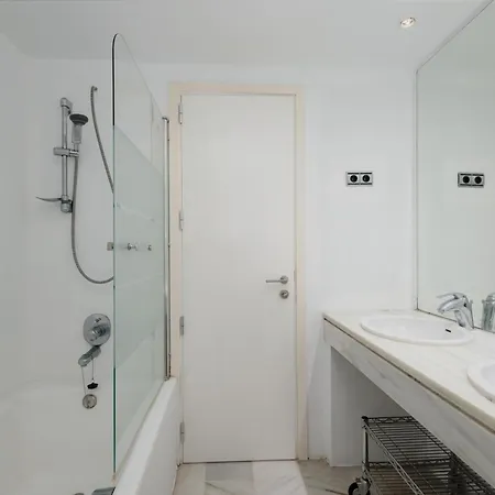 شقة Exclusive Penthouse, With Sea And Marina Views And Private Parking, In The Heart Of Puerto Banus