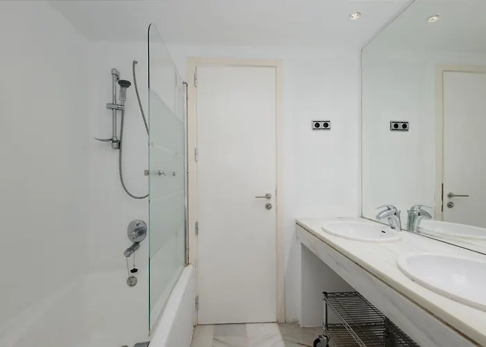 アパート Exclusive Penthouse, With Sea And Marina Views And Private Parking, In The Heart Of Puerto Banus