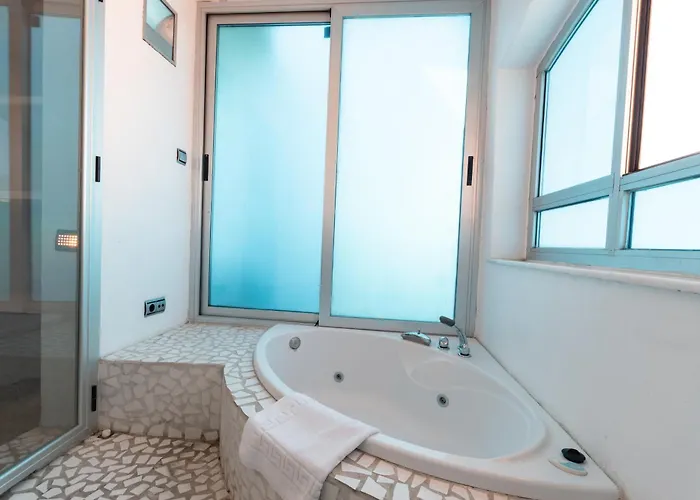 アパート Exclusive Penthouse, With Sea And Marina Views And Private Parking, In The Heart Of Puerto Banus